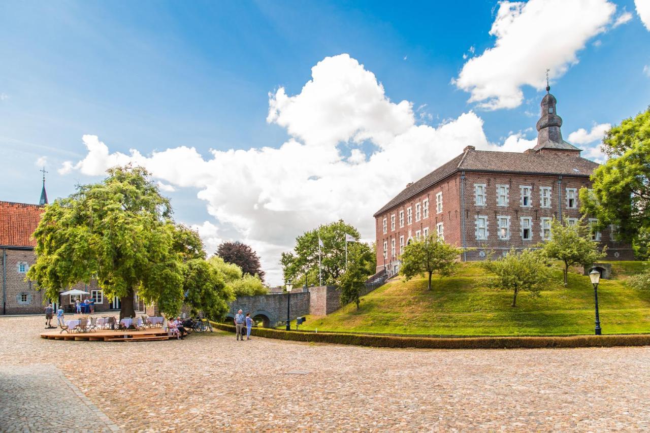 Landgoed Kasteel Limbricht住宿加早餐旅馆 外观 照片